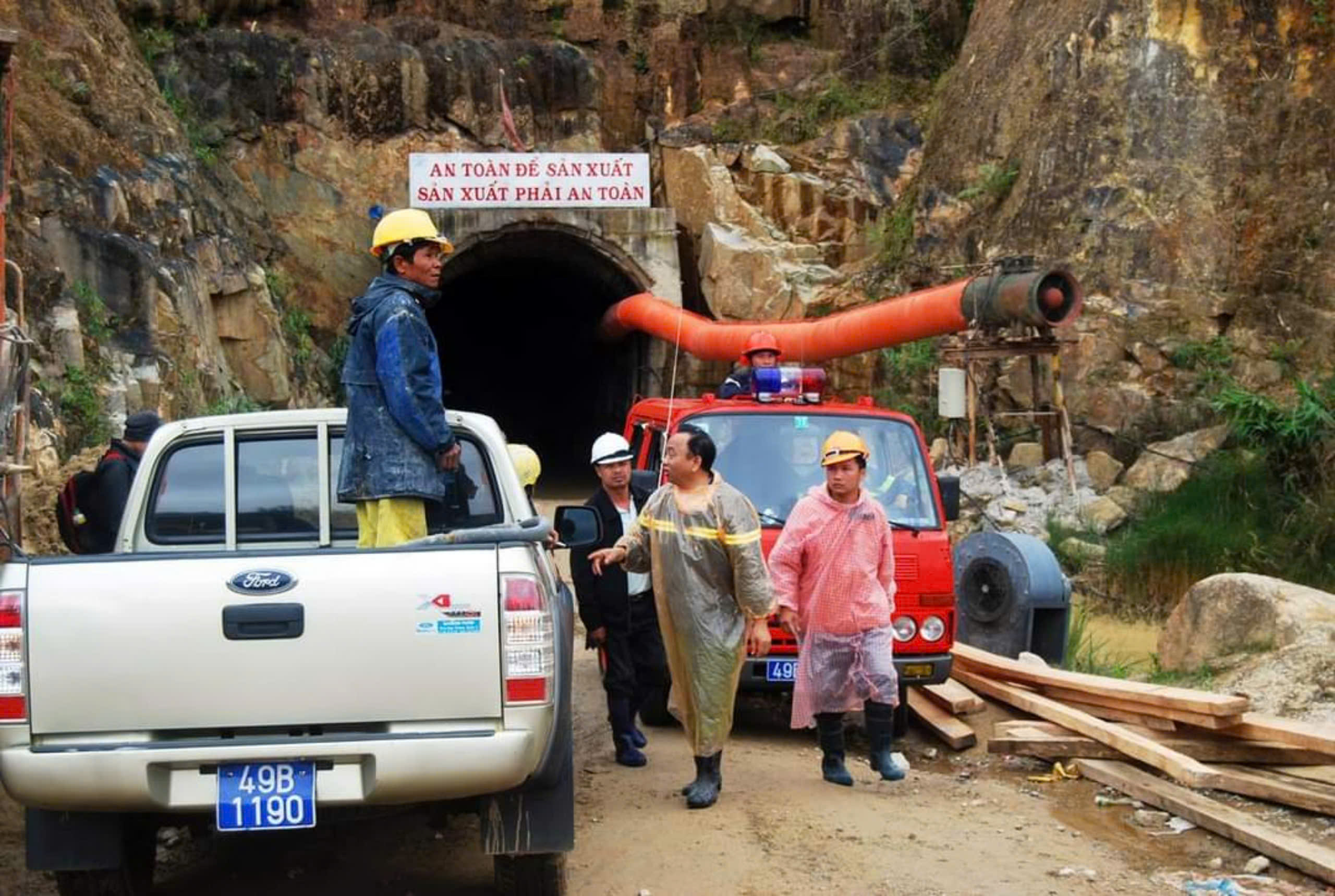 Kỳ tích cứu người của công binh trong vụ sập hầm thủy điện Đạ Dâng - Đạ Chomo- Ảnh 4. Kỳ tích cứu người của công binh trong vụ sập hầm thủy điện Đạ Dâng - Đạ Chomo- Ảnh 4.