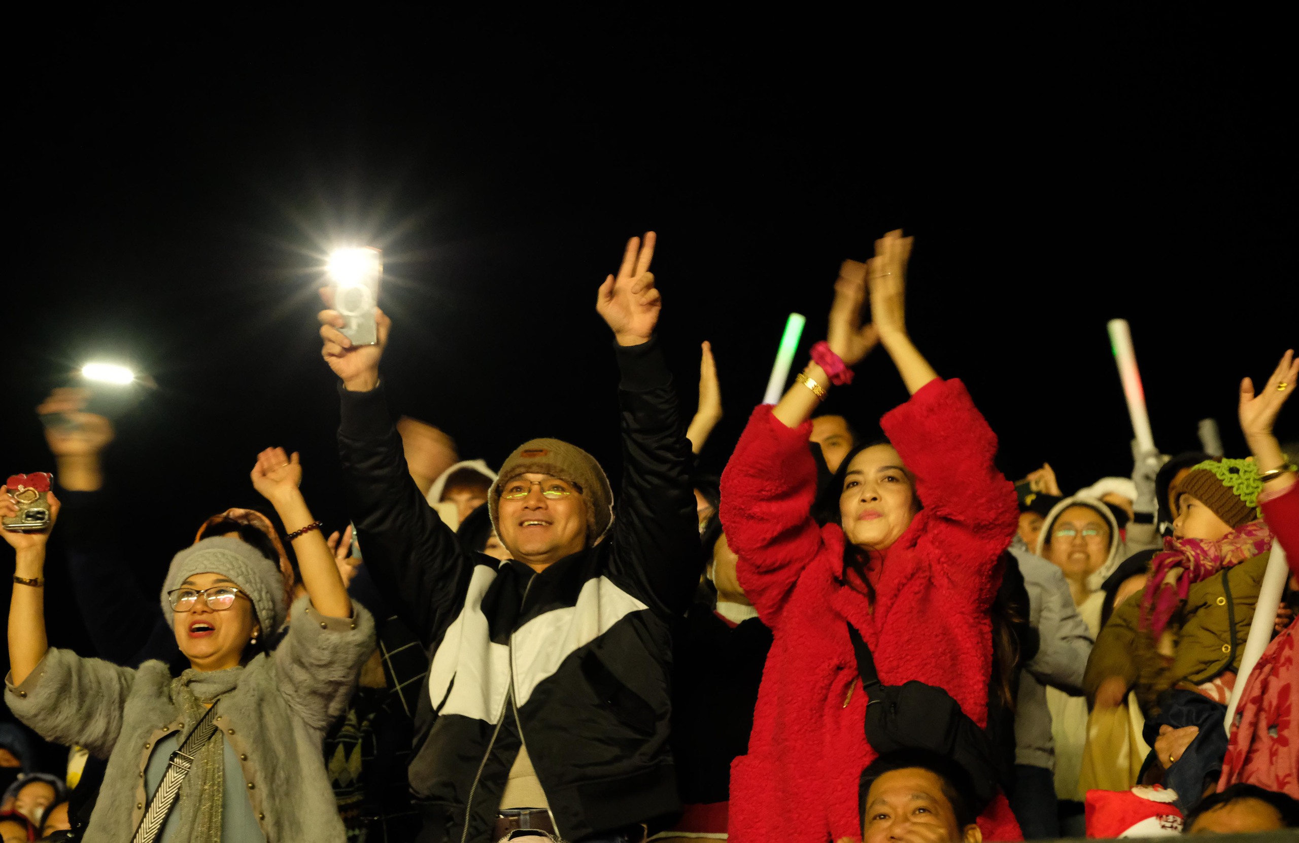 'Biển' người Đà Lạt 'cháy' cùng các huyền thoại âm nhạc thế giới- Ảnh 7. 'Biển' người Đà Lạt 'cháy' cùng các huyền thoại âm nhạc thế giới- Ảnh 7.