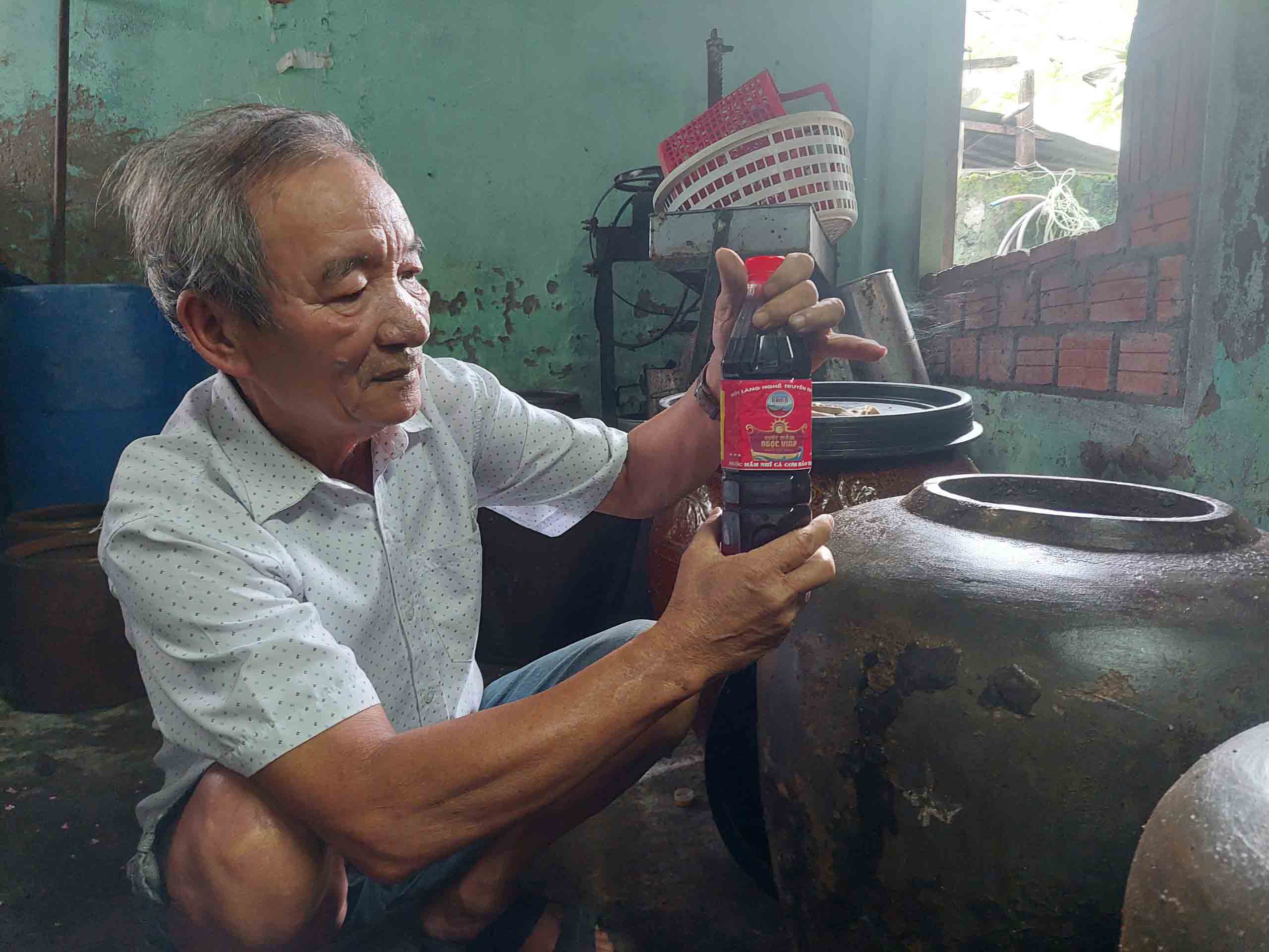 Nhất nghệ tinh: Người 'say' mắm ở làng biển Nam Ô- Ảnh 2. Nhất nghệ tinh: Người 'say' mắm ở làng biển Nam Ô- Ảnh 2.