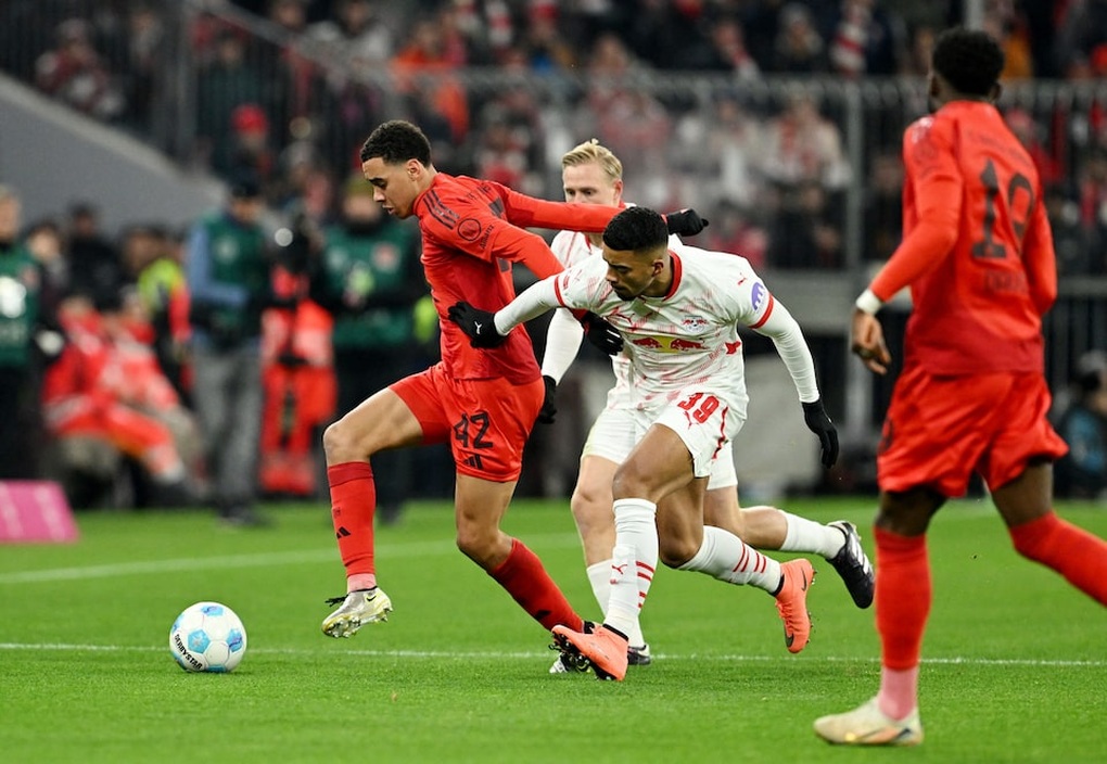 Thắng đậm Leipzig, Bayern Munich khép lại năm 2024 hoàn hảo - 2 Thắng đậm Leipzig, Bayern Munich khép lại năm 2024 hoàn hảo - 2