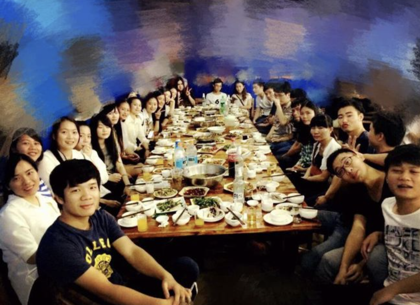 Đi họp lớp, người bạn nghèo lặng lẽ thanh toán hoá đơn 150 triệu: Về đến nhà, cô chứng kiến 1 cảnh tượng thì sững người - Ảnh 4. Đi họp lớp, người bạn nghèo lặng lẽ thanh toán hoá đơn 150 triệu: Về đến nhà, cô chứng kiến 1 cảnh tượng thì sững người - Ảnh 4.