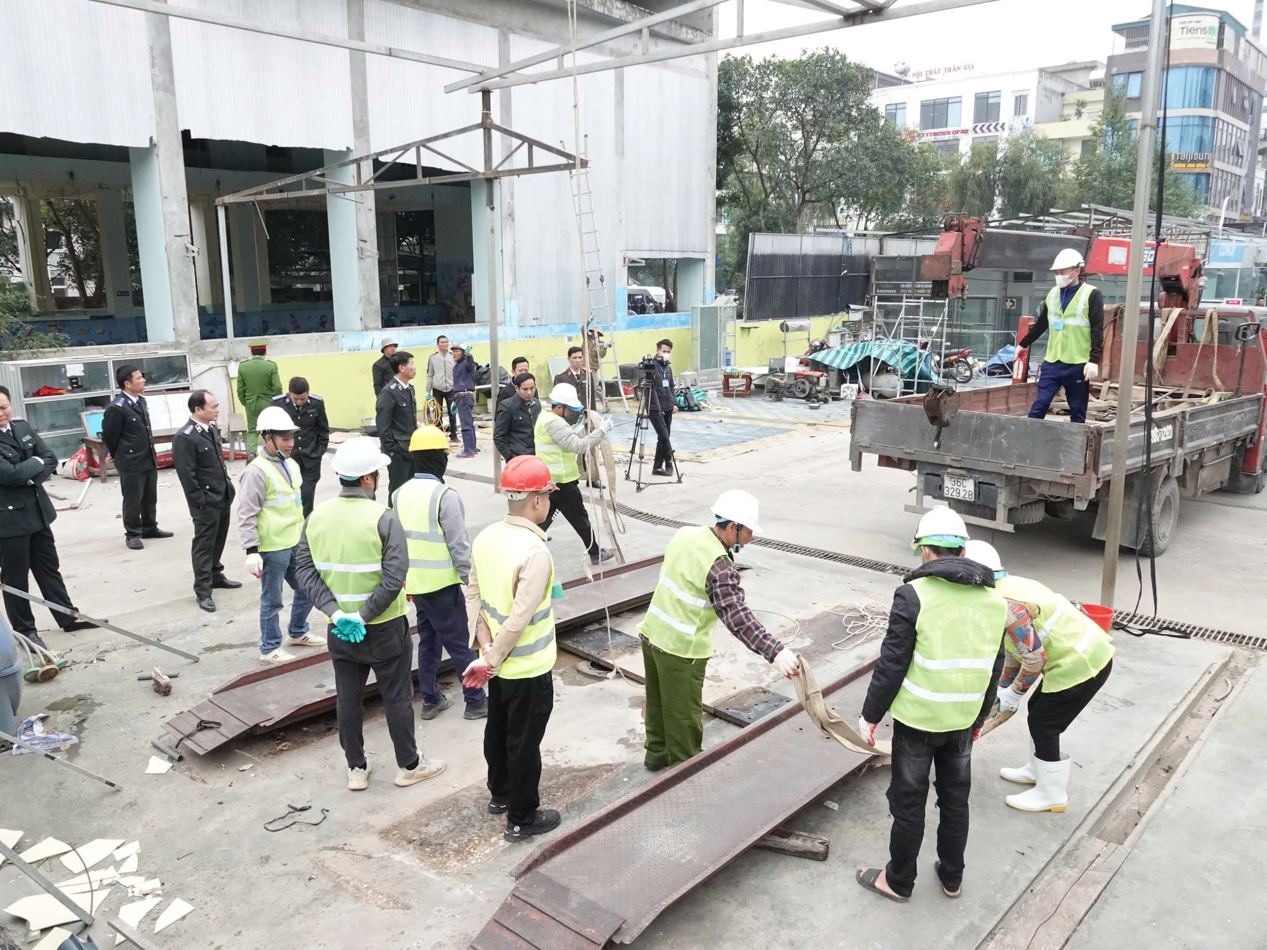 Cưỡng chế dự án trường học hơn 40 nghìn m2 ở Thanh Hóa- Ảnh 3. Cưỡng chế dự án trường học hơn 40 nghìn m2 ở Thanh Hóa- Ảnh 3.