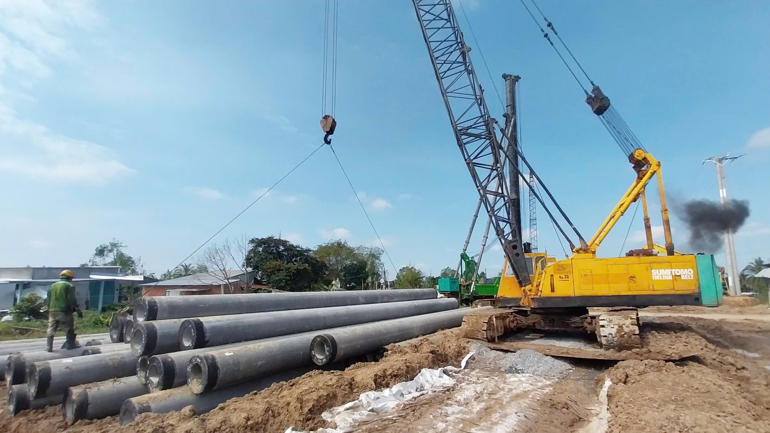 Thi công cao tốc Cao Lãnh - An Hữu vẫn gặp khó vướng mặt bằng- Ảnh 2. Thi công cao tốc Cao Lãnh - An Hữu vẫn gặp khó vướng mặt bằng- Ảnh 2.
