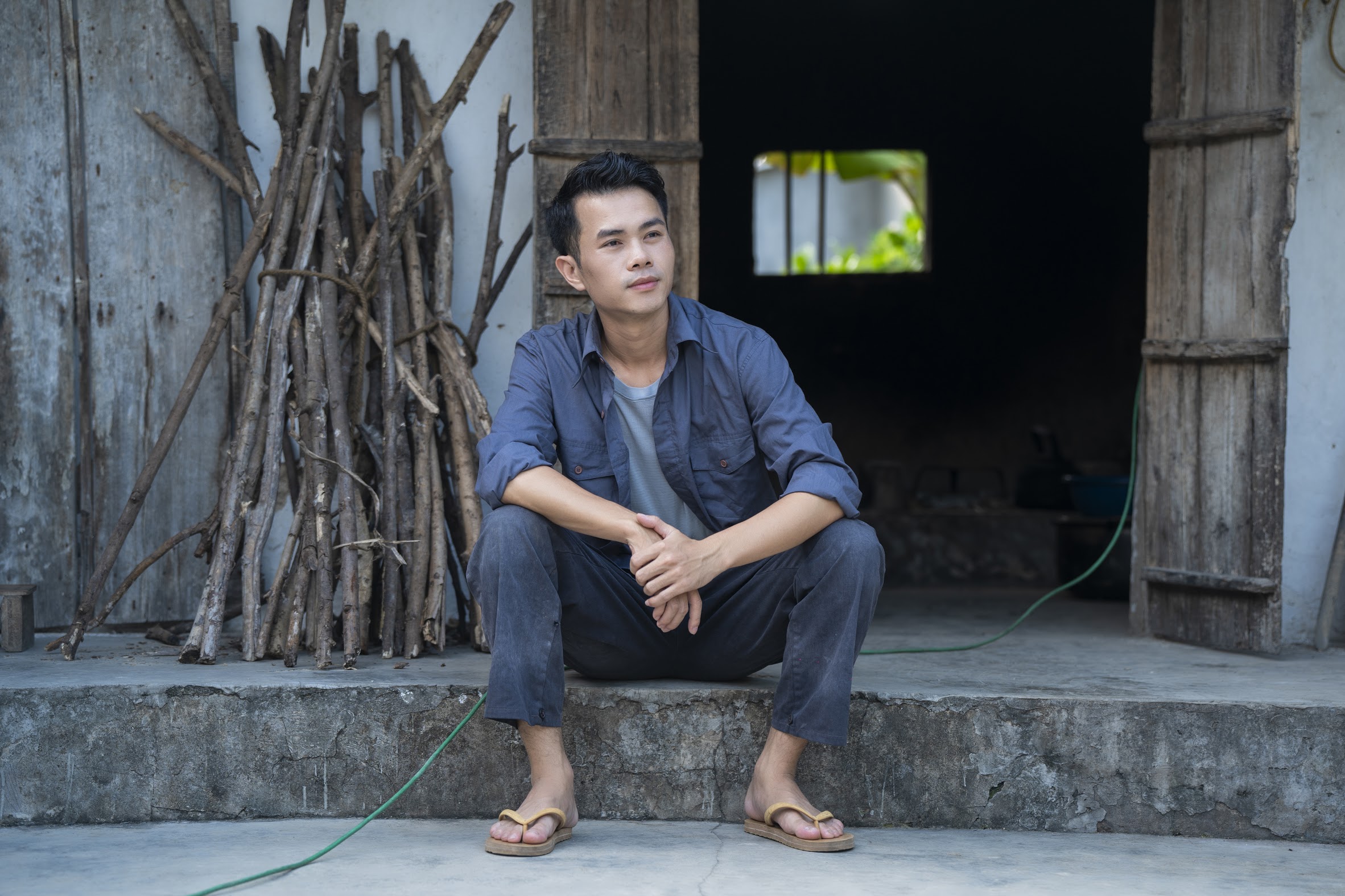 Lê Vĩnh Toàn - Gian nan hành trình từ cậu bé vác đồ thành ca sĩ chuyên nghiệp- Ảnh 5. Lê Vĩnh Toàn - Gian nan hành trình từ cậu bé vác đồ thành ca sĩ chuyên nghiệp- Ảnh 5.