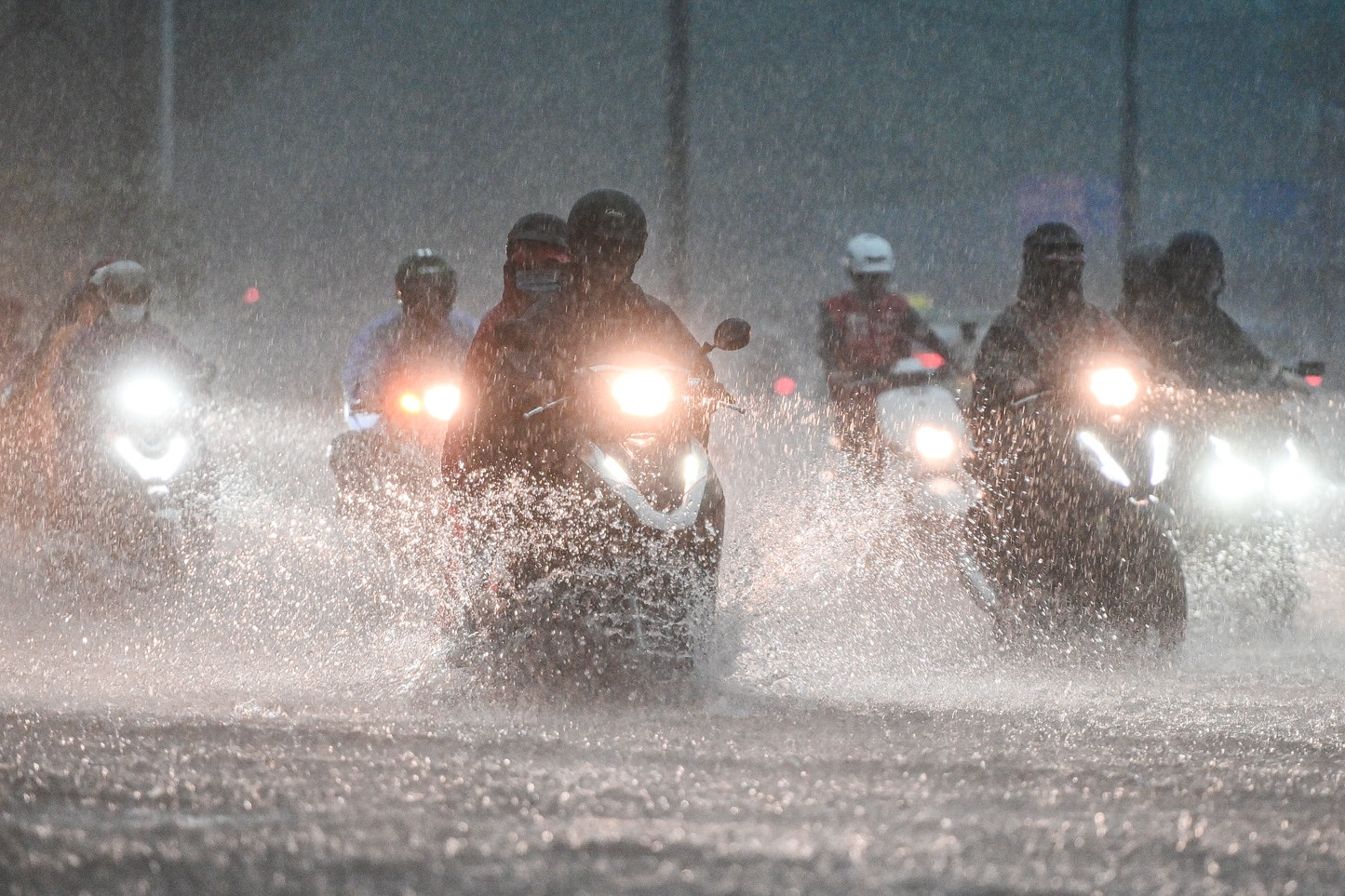 Bão số 10 vào vùng biển Phú Yên đến Bà Rịa - Vũng Tàu, tâm mưa ở đâu?