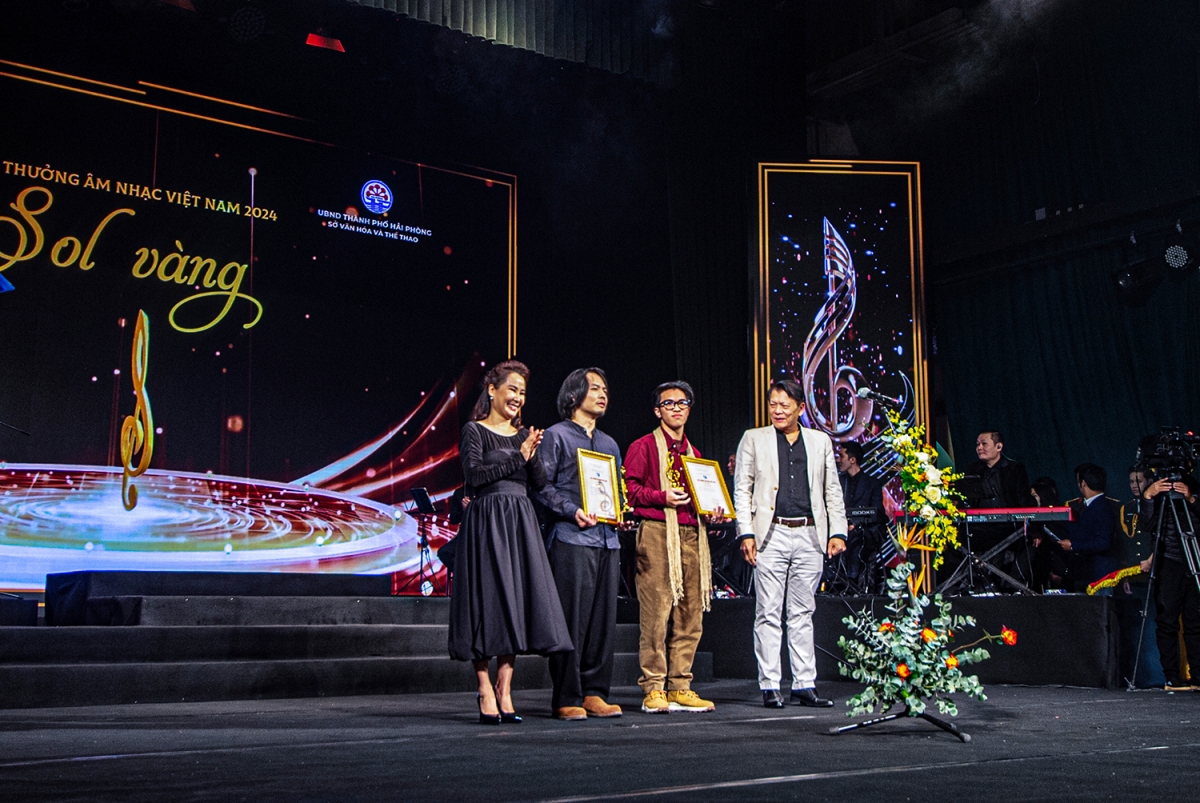 tùng dương, hà trần, Đức trí lần đầu tiên đoạt giải sol vàng hình ảnh 2 tung duong, ha tran, Duc tri lan dau tien doat giai sol vang hinh anh 2