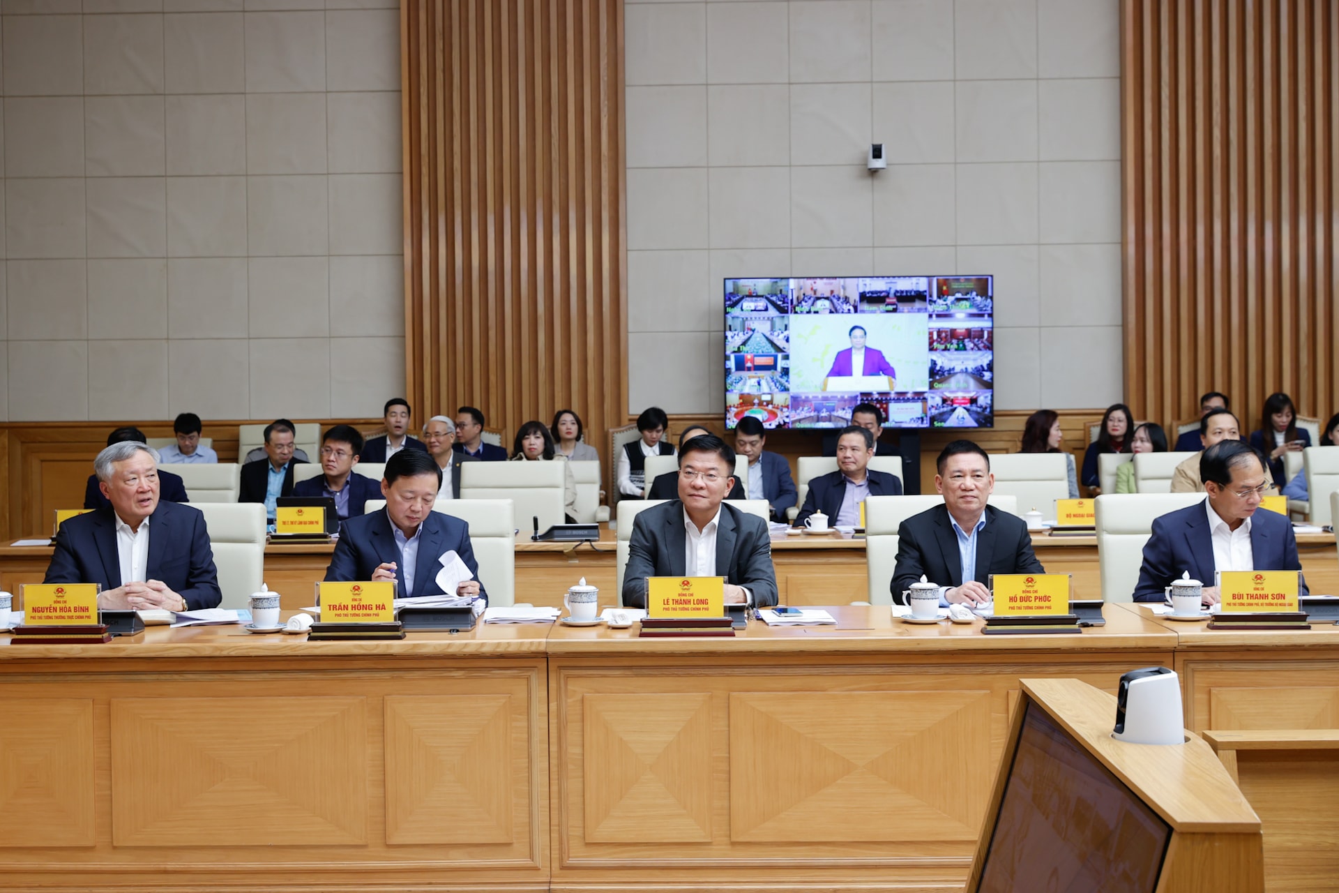 Quán triệt, triển khai thi hành các luật, nghị quyết được thông qua tại Kỳ họp thứ 8 Quốc hội khoá XV- Ảnh 4. Quán triệt, triển khai thi hành các luật, nghị quyết được thông qua tại Kỳ họp thứ 8 Quốc hội khoá XV- Ảnh 4.