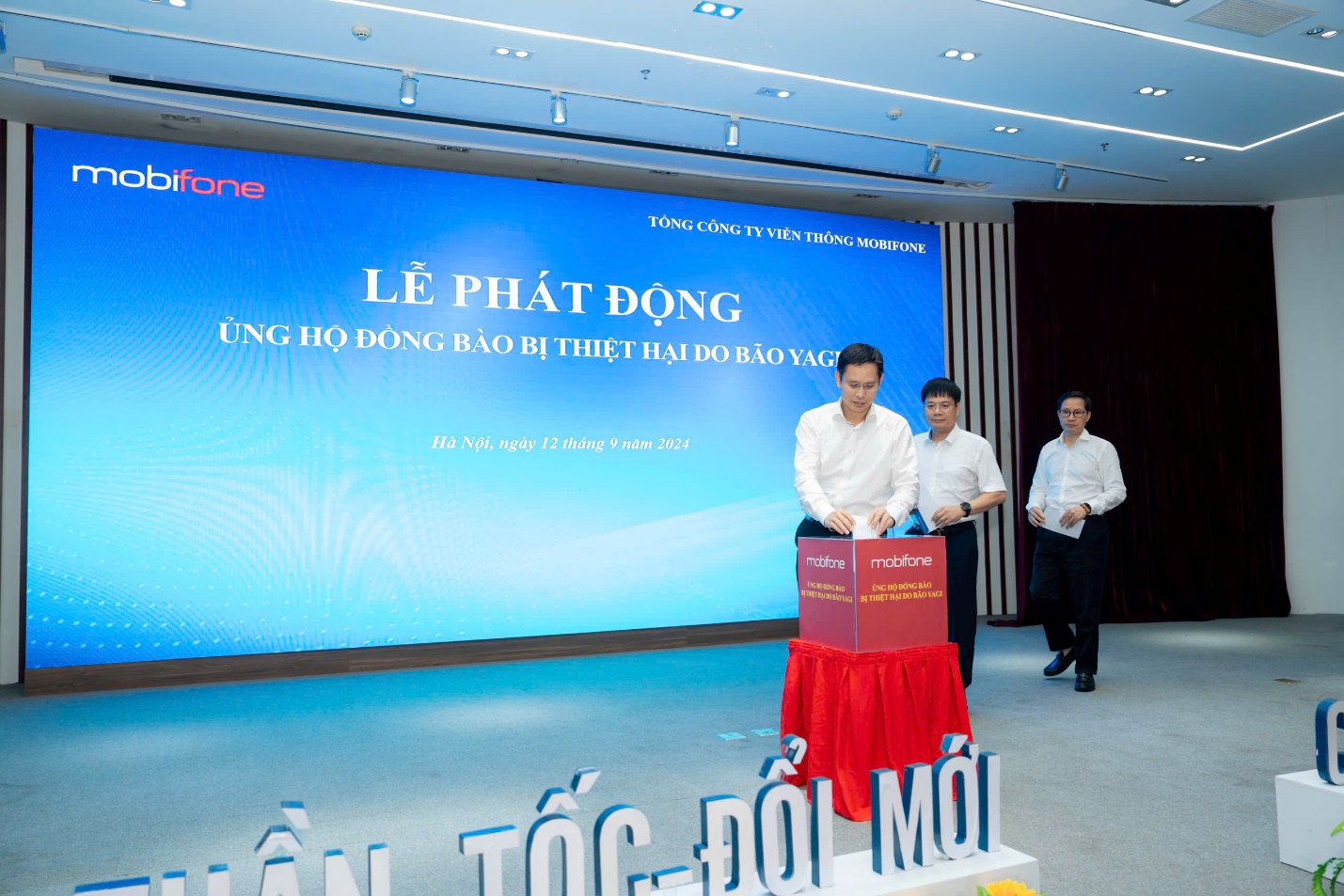 MobiFone lấy khách hàng làm trọng tâm, hoàn thành tốt sứ mệnh doanh nghiệp vì cộng đồng- Ảnh 2. MobiFone lấy khách hàng làm trọng tâm, hoàn thành tốt sứ mệnh doanh nghiệp vì cộng đồng