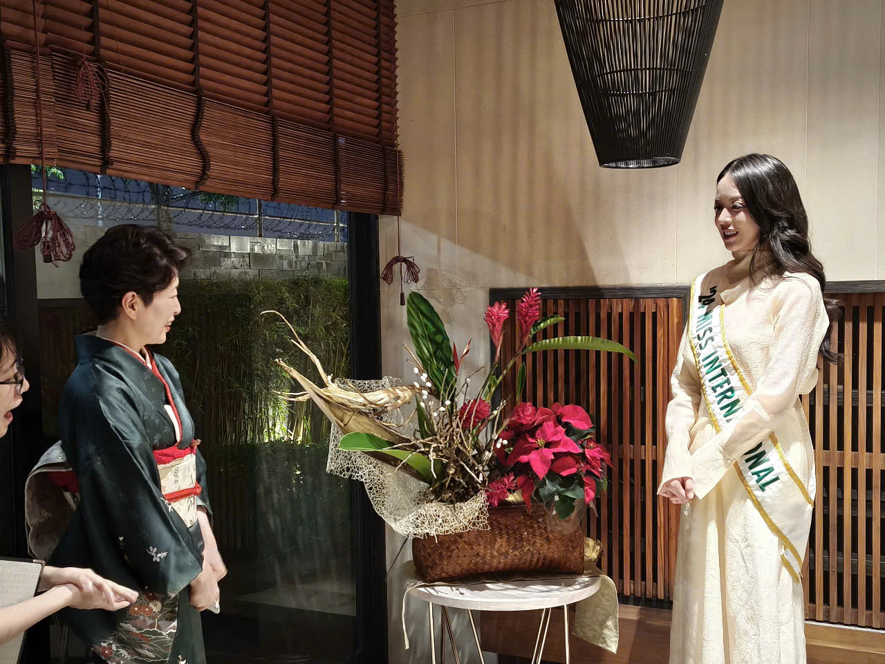 Hoa hậu Thanh Thủy trải nghiệm văn hóa trà đạo tại dinh thự Tổng lãnh sự quán Nhật Bản- Ảnh 5. Hoa hậu Thanh Thủy trải nghiệm văn hóa trà đạo tại dinh thự Tổng lãnh sự quán Nhật Bản- Ảnh 5.