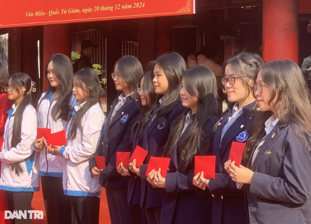 Thi học sinh giỏi quốc gia môn ngữ văn: Luận về lắng nghe sự thinh lặng - 2 Thi học sinh giỏi quốc gia môn ngữ văn: Luận về lắng nghe sự thinh lặng - 2