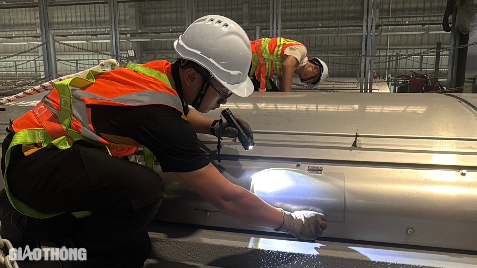 Khám phá hậu trường chăm sóc, bảo dưỡng các đoàn tàu metro số 1- Ảnh 4. Khám phá hậu trường chăm sóc, bảo dưỡng các đoàn tàu metro số 1- Ảnh 4.