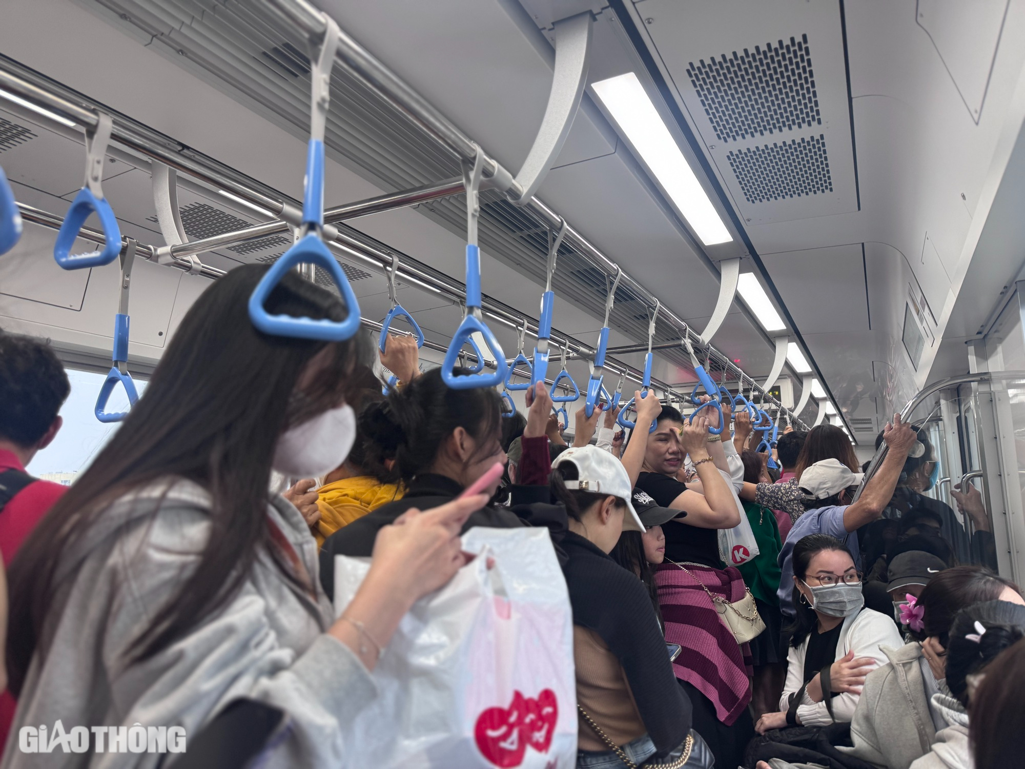 Khám phá hậu trường chăm sóc, bảo dưỡng các đoàn tàu metro số 1- Ảnh 16. Khám phá hậu trường chăm sóc, bảo dưỡng các đoàn tàu metro số 1- Ảnh 16.