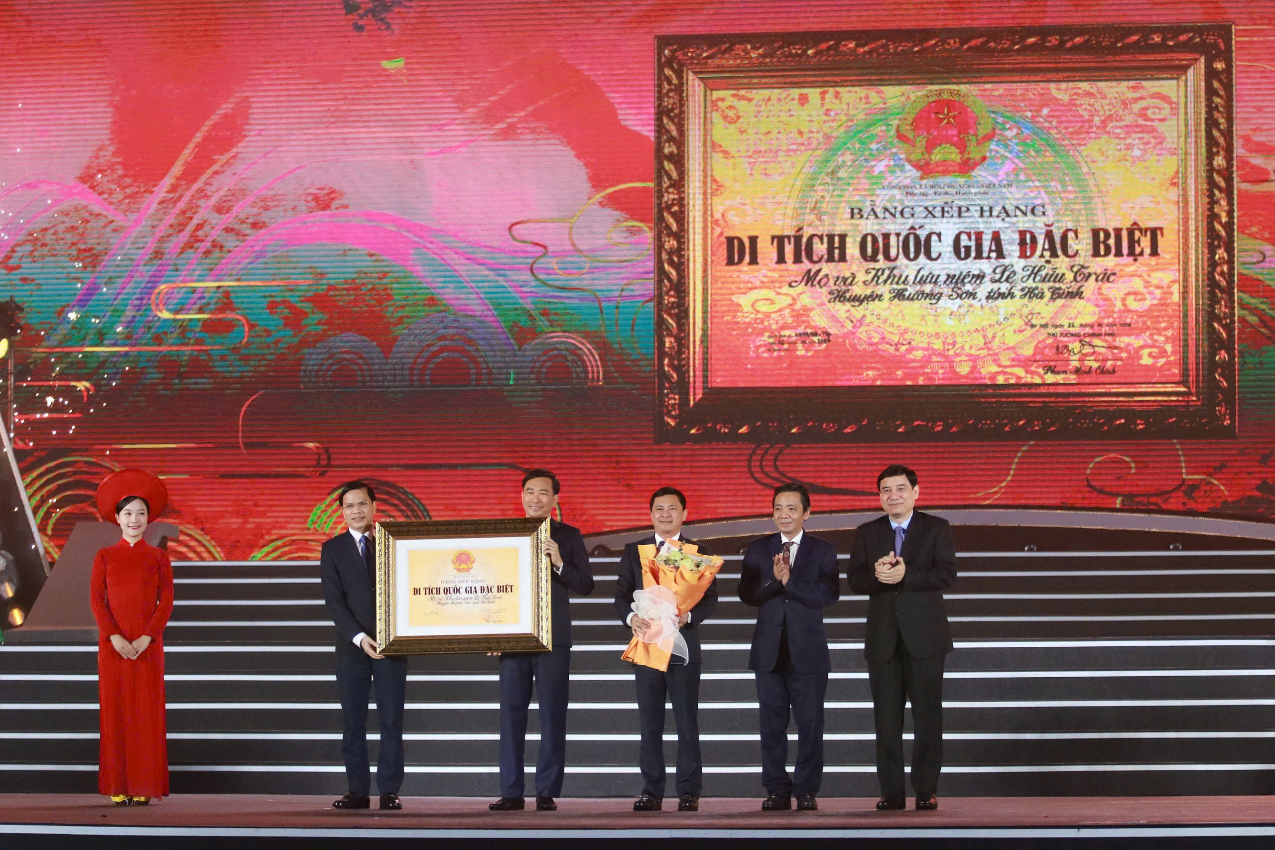 Vinh danh danh nhân văn hóa thế giới Lê Hữu Trác- Ảnh 2. Vinh danh danh nhân văn hóa thế giới Lê Hữu Trác- Ảnh 2.