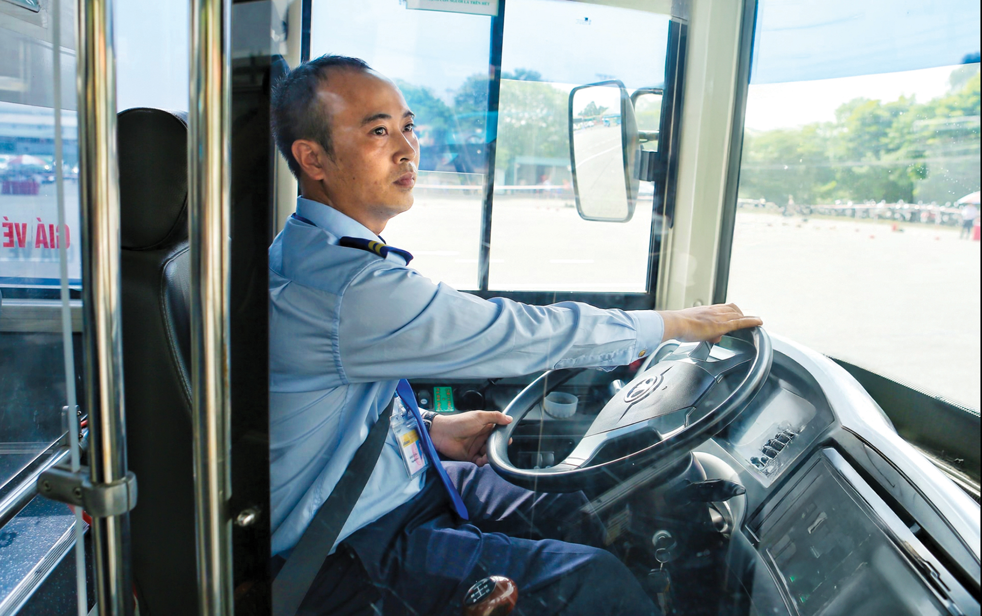 Giải thưởng Vô lăng vàng 2024: Tôn vinh những bác tài nhân ái, lái xe giỏi- Ảnh 2. Giải thưởng Vô lăng vàng 2024: Tôn vinh những bác tài nhân ái, lái xe giỏi- Ảnh 2.
