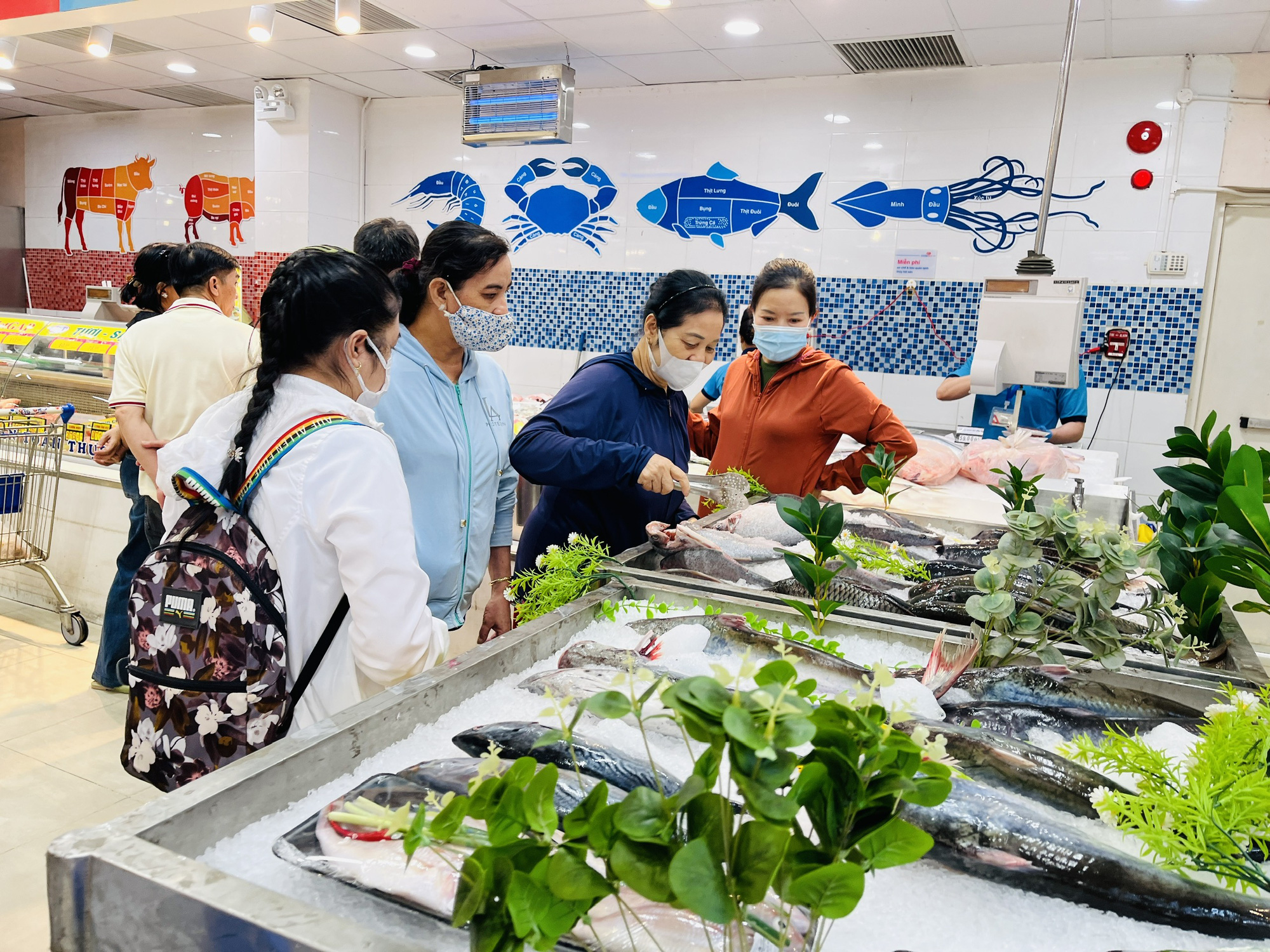 Saigon Co.op giữ bình ổn giá, tăng cường hàng hóa Tết Nguyên Đán 2025 - Ảnh 3.
