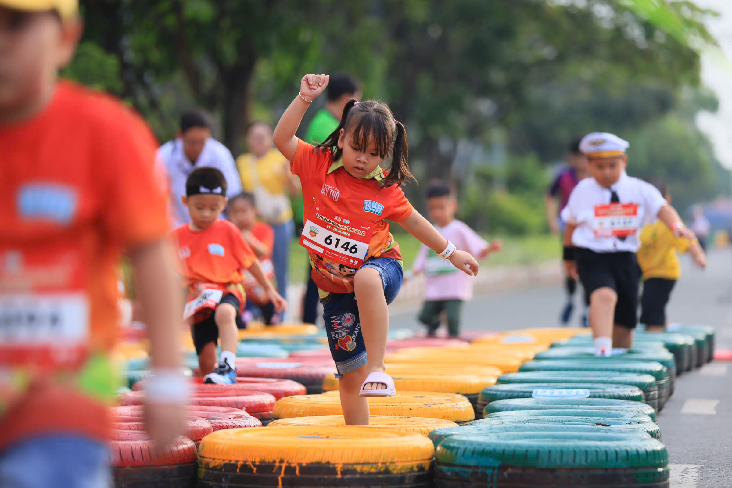Mỹ Tho Sunset Run 2024: Giải chạy hấp dẫn- Ảnh 4. Mỹ Tho Sunset Run 2024: Giải chạy hấp dẫn- Ảnh 4.