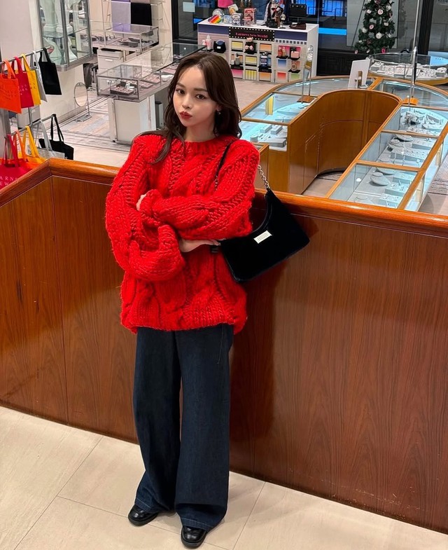 ‘Cơn sốt’ sắc đen đỏ xâm chiếm mùa lễ hội- Ảnh 2. ‘Cơn sốt’ sắc đen đỏ xâm chiếm mùa lễ hội- Ảnh 2.