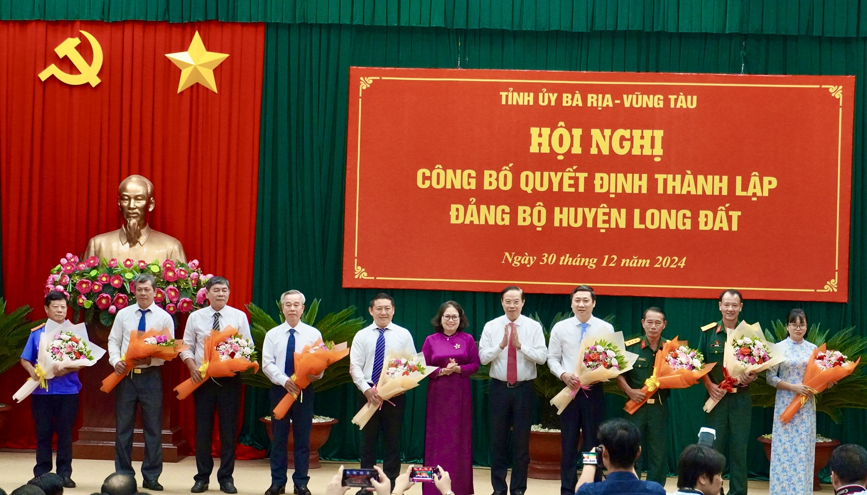 Công bố quyết định thành lập Đảng bộ huyện Long Đất, tỉnh Bà Rịa- Vũng Tàu- Ảnh 3. Công bố quyết định thành lập Đảng bộ huyện Long Đất, tỉnh Bà Rịa- Vũng Tàu- Ảnh 3.