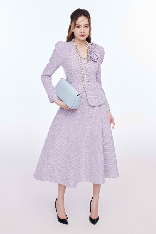 Khơi gợi vẻ tiểu thư, thần thái quý phái cùng thời trang vải tweed- Ảnh 6. Khơi gợi vẻ tiểu thư, thần thái quý phái cùng thời trang vải tweed- Ảnh 6.
