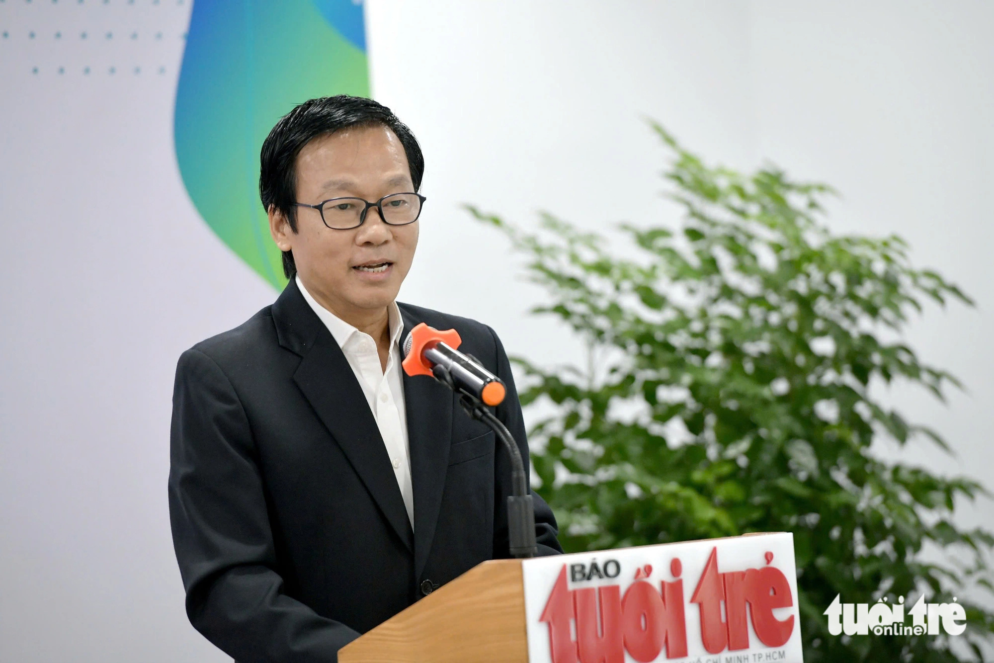Lần đầu tiên 400 sinh viên Trường đại học Văn Lang học tại tòa soạn báo Tuổi Trẻ - Ảnh 2.