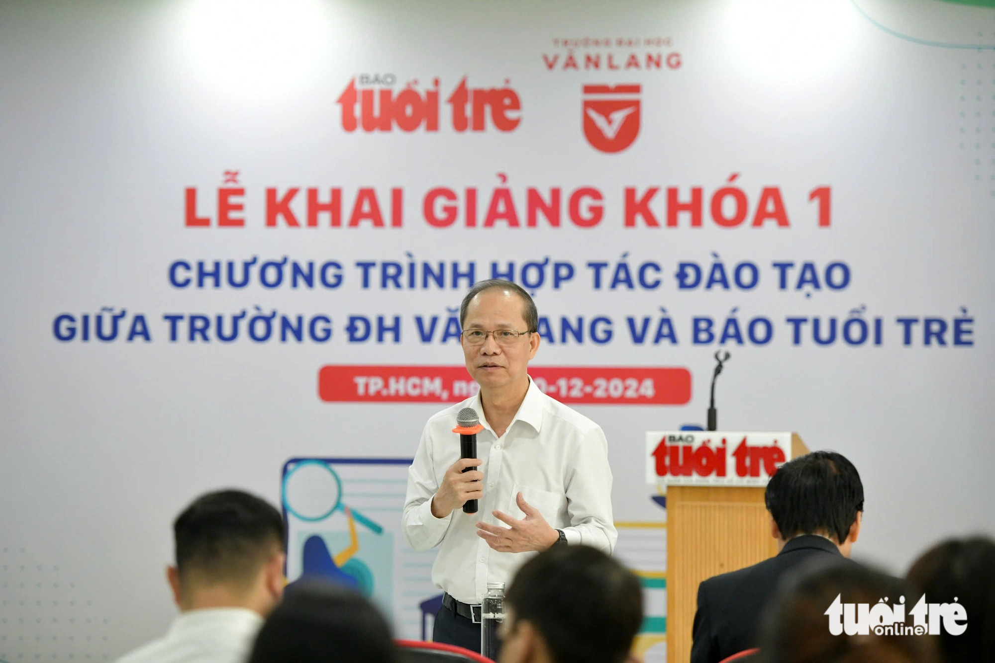 Lần đầu tiên 400 sinh viên Trường đại học Văn Lang học tại tòa soạn báo Tuổi Trẻ - Ảnh 3.