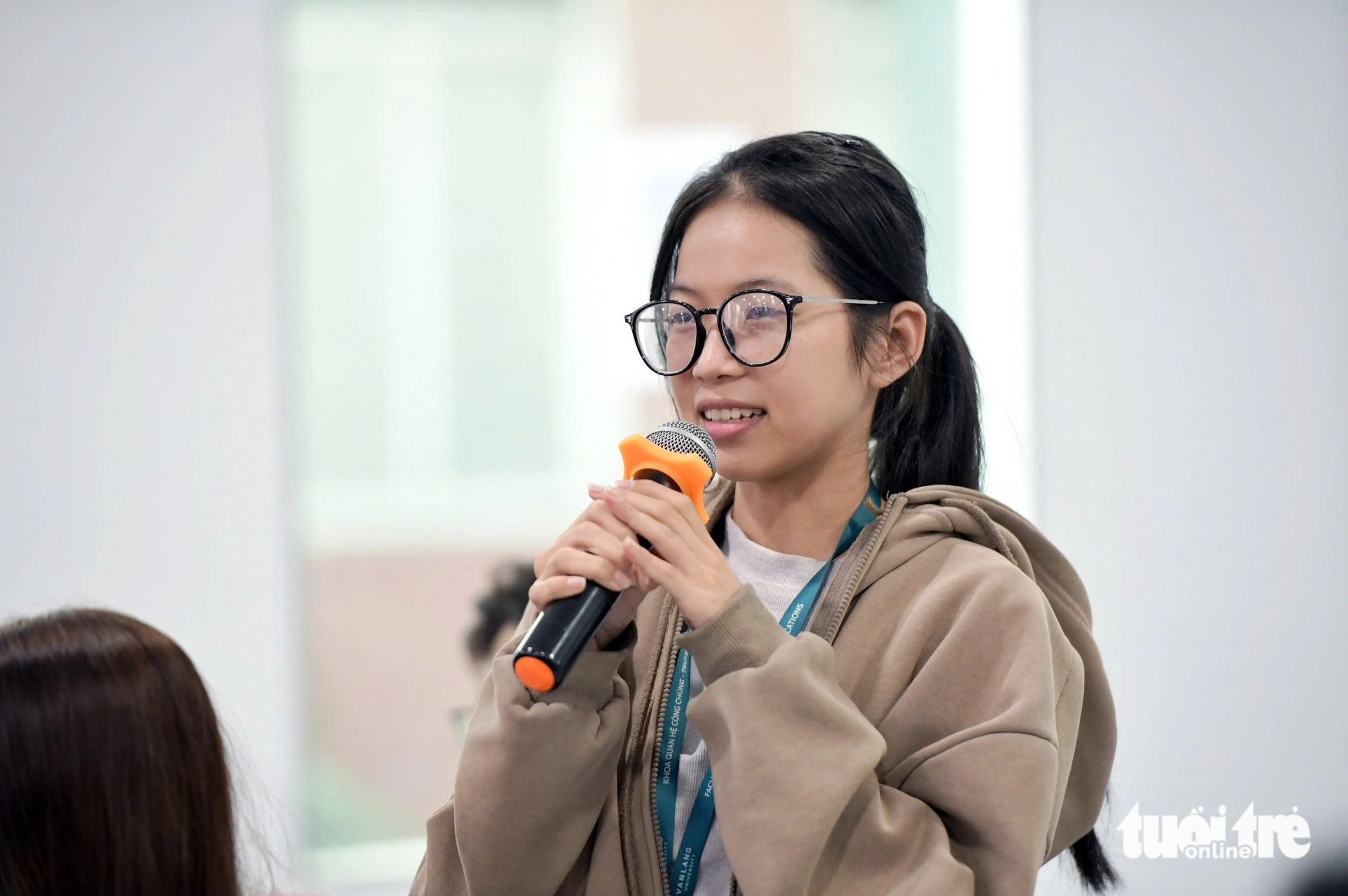 Lần đầu tiên 400 sinh viên Trường đại học Văn Lang học tại tòa soạn báo Tuổi Trẻ - Ảnh 5.