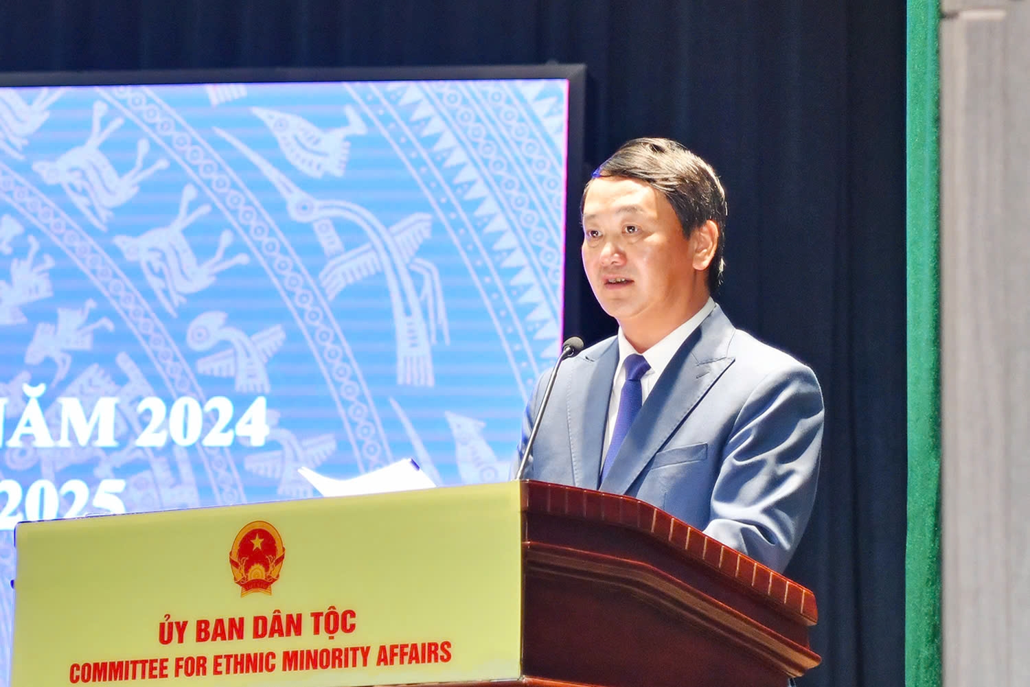 Bộ trưởng, Chủ nhiệm UBDT Hầu A Lềnh phát biểu tại Hội nghị Bộ trưởng, Chủ nhiệm UBDT Hầu A Lềnh phát biểu tại Hội nghị