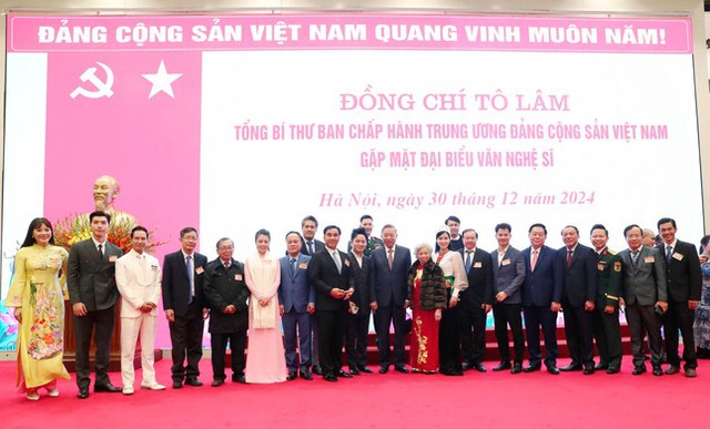 Tổng Bí thư Tô Lâm: Văn nghệ sĩ cần chiếm lĩnh những đỉnh cao mới trong sáng tạo nghệ thuật - Ảnh 4. Tổng Bí thư Tô Lâm: Văn nghệ sĩ cần chiếm lĩnh những đỉnh cao mới trong sáng tạo nghệ thuật - Ảnh 4.