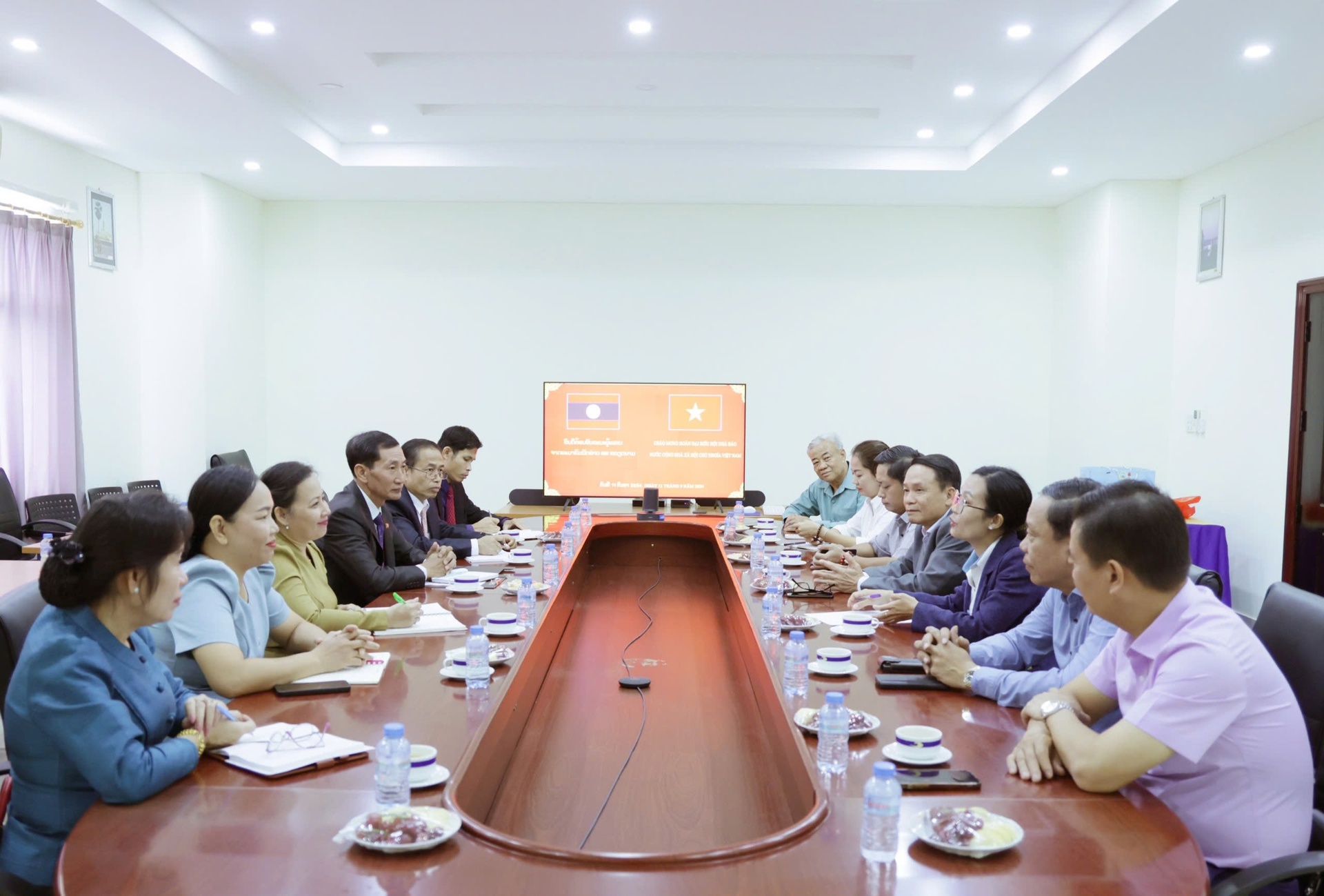 doi ngoai nhan dan nang tam vi the hoi nha bao viet nam hinh 2