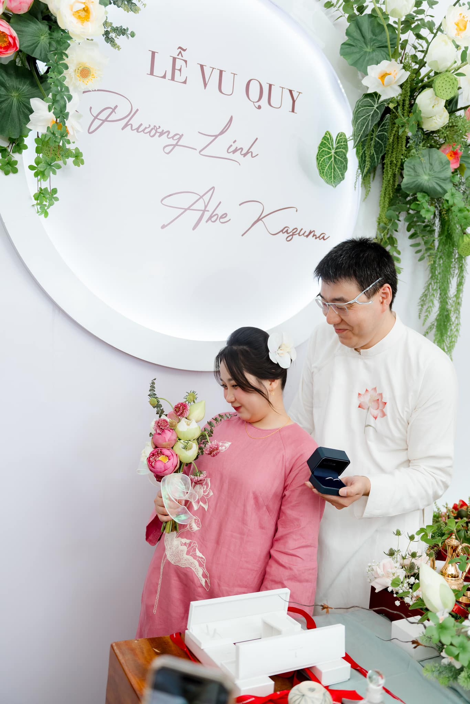 Chuyện tình đũa lệch của cô dâu Việt 1,46m và ông chú người Nhật cao 2m - 3 Chuyện tình đũa lệch của cô dâu Việt 1,46m và ông chú người Nhật cao 2m - 3