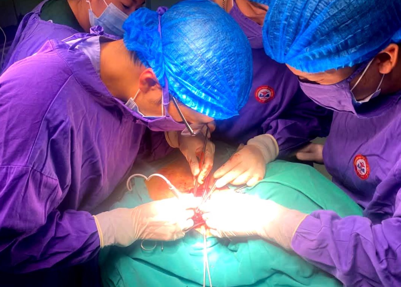 5 ngày, 3 cuộc phẫu thuật giành sự sống cho bệnh nhân TNGT- Ảnh 1. 5 ngày, 3 cuộc phẫu thuật giành sự sống cho bệnh nhân TNGT- Ảnh 1.