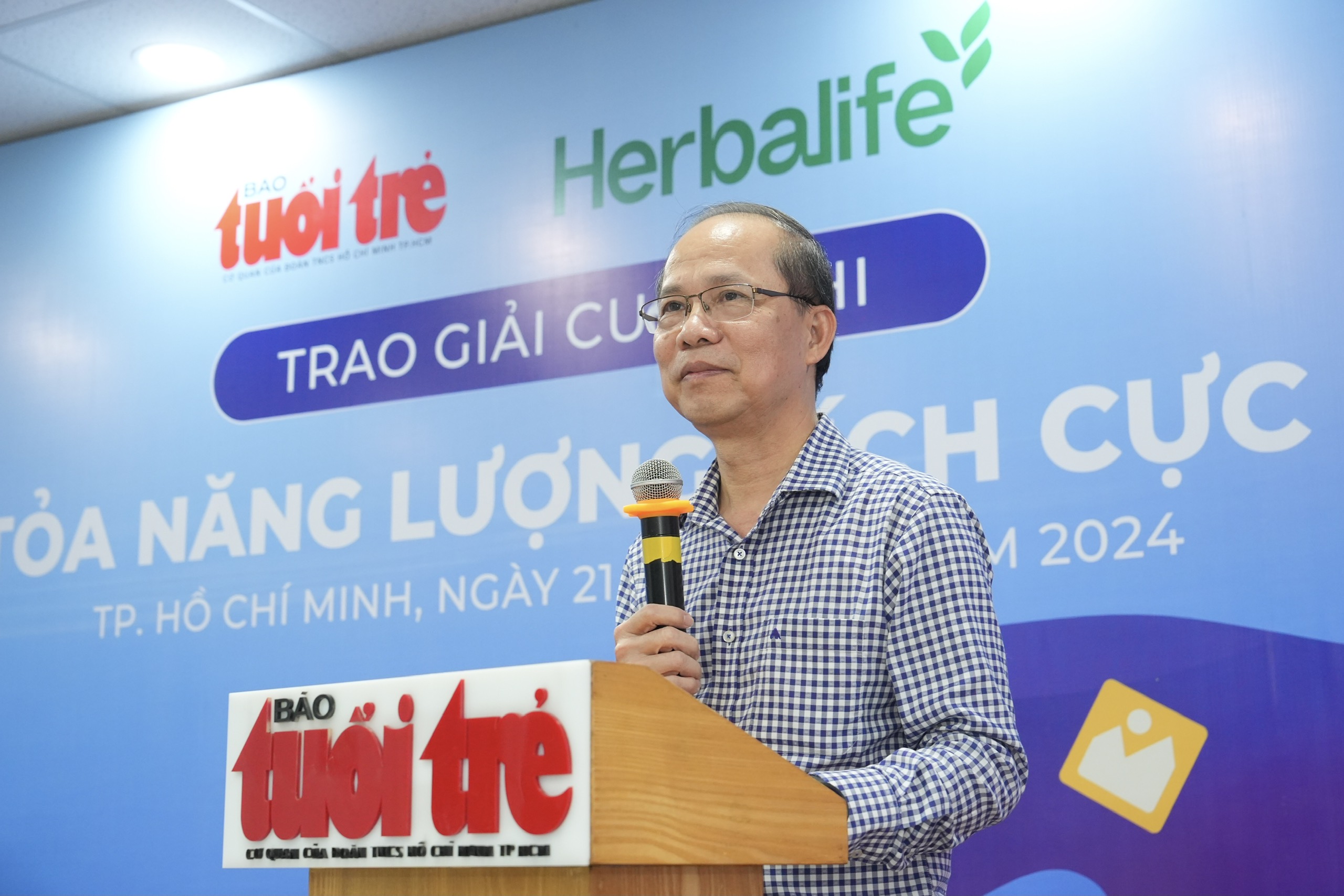Báo Tuổi Trẻ trao giải Cuộc thi Báo Tuổi Trẻ trao giải Cuộc thi