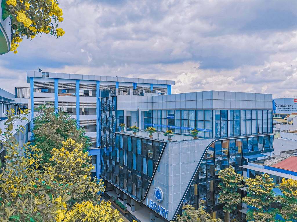 Bị phản ứng vì thu học phí sát tết, trường thông báo gia hạn cho sinh viên- Ảnh 1. Bị phản ứng vì thu học phí sát tết, trường thông báo gia hạn cho sinh viên- Ảnh 1.