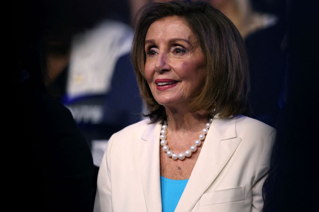 Bị thương khi đi công tác nước ngoài, bà Nancy Pelosi phải phẫu thuật thay khớp háng- Ảnh 1. Bị thương khi đi công tác nước ngoài, bà Nancy Pelosi phải phẫu thuật thay khớp háng- Ảnh 1.