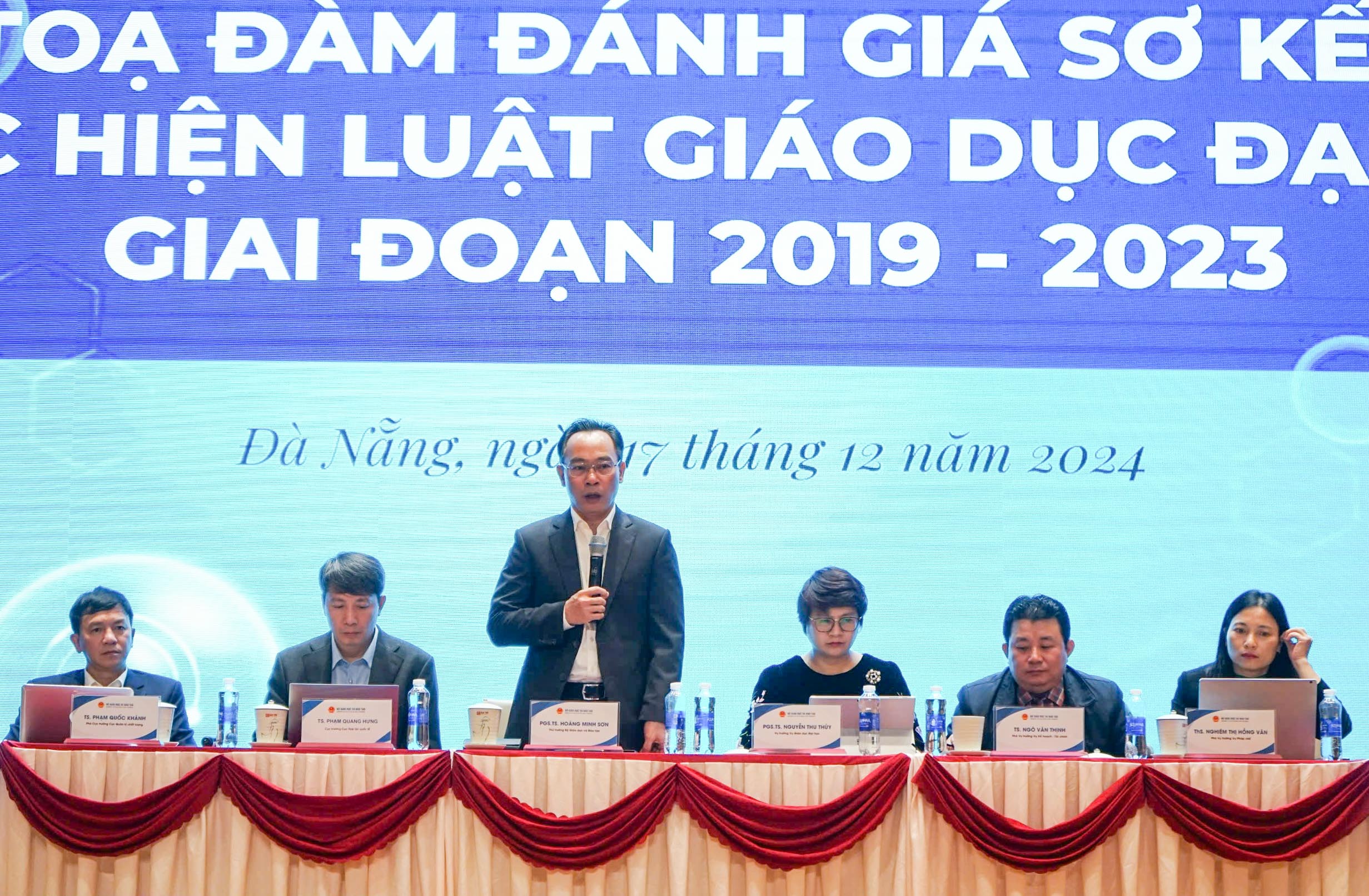 Bộ GD-ĐT lấy ý kiến chuyên gia để đề xuất sửa luật Giáo dục, luật GDĐH- Ảnh 1. Bộ GD-ĐT lấy ý kiến chuyên gia để đề xuất sửa luật Giáo dục, luật GDĐH- Ảnh 1.