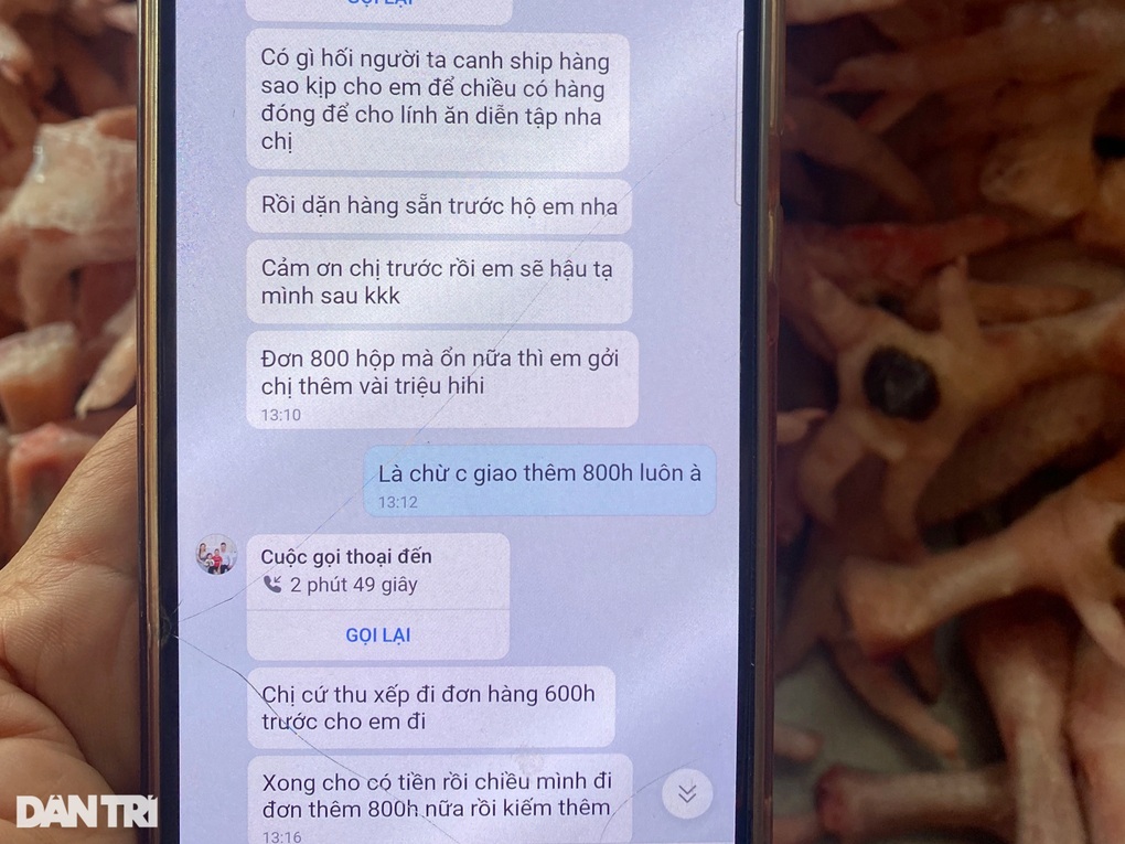 Chiêu lừa tinh vi khiến tiểu thương chợ Đông Ba mất hàng chục triệu đồng - 1 Chiêu lừa tinh vi khiến tiểu thương chợ Đông Ba mất hàng chục triệu đồng - 1