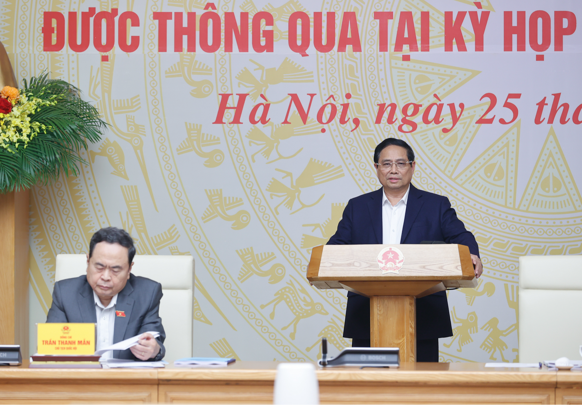 Chính phủ và Quốc hội họp triển khai thi hành 18 luật, 21 nghị quyết - Ảnh 1. Chính phủ và Quốc hội họp triển khai thi hành 18 luật, 21 nghị quyết - Ảnh 1.
