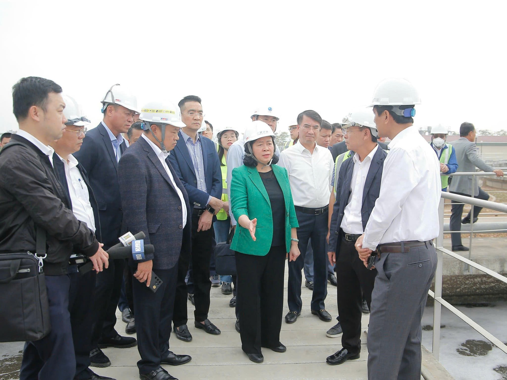 Chủ tịch Hà Nội chốt ngày hồi sinh sông Tô Lịch- Ảnh 1. Chủ tịch Hà Nội chốt ngày hồi sinh sông Tô Lịch- Ảnh 1.