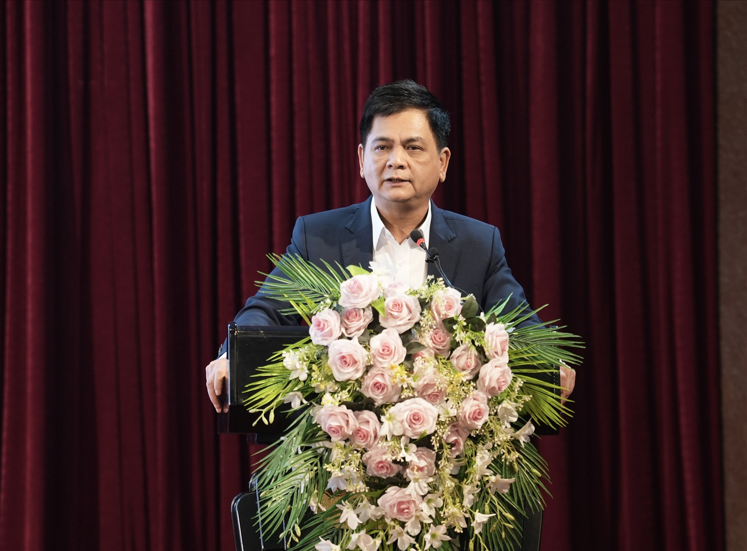Phó Chủ tịch Hội đồng Dân tộc của Quốc hội Nguyễn Lâm Thành chia sẻ, từ thực tiễn và bài học kinh nghiệm rút ra, là tiền đề, cơ sở đề xuất Chương trình trong giai đoạn mới, góp phần thay đổi đời sống Nhân dân, tăng cường khối đại đoàn kết dân tộc. Phó Chủ tịch Hội đồng Dân tộc của Quốc hội Nguyễn Lâm Thành chia sẻ, từ thực tiễn và bài học kinh nghiệm rút ra, là tiền đề, cơ sở đề xuất Chương trình trong giai đoạn mới, góp phần thay đổi đời sống Nhân dân, tăng cường khối đại đoàn kết dân tộc.