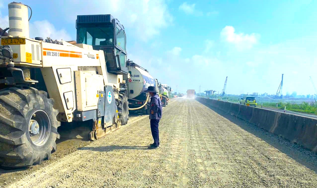 Cục Đường bộ yêu cầu sửa chữa ngay hư hỏng trên quốc lộ, đảm bảo giao thông êm thuận- Ảnh 1. Cục Đường bộ yêu cầu sửa chữa ngay hư hỏng trên quốc lộ, đảm bảo giao thông êm thuận- Ảnh 1.