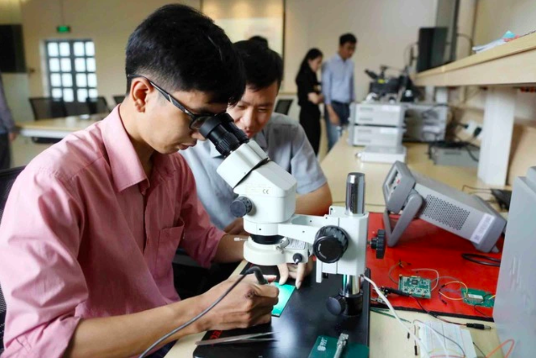 Đề xuất miễn giảm học phí, cấp học bổng cho người học ngành công nghiệp bán dẫn- Ảnh 1. Đề xuất miễn giảm học phí, cấp học bổng cho người học ngành công nghiệp bán dẫn- Ảnh 1.