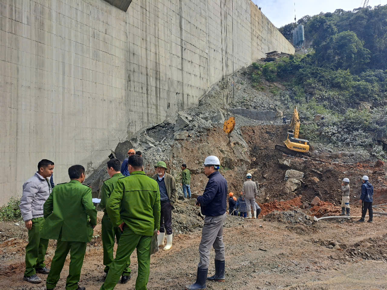 Điều tra tai nạn lao động làm 5 công nhân tử vong và mất tích ở thủy điện - Ảnh 1. Điều tra tai nạn lao động làm 5 công nhân tử vong và mất tích ở thủy điện - Ảnh 1.