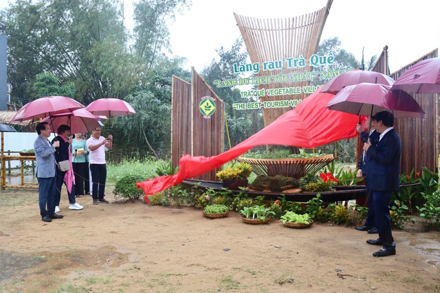 Đoàn đại biểu tham dự hội nghị quốc tế về du lịch nông thôn trải nghiệm Làng rau Trà Quế - Ảnh 1. Đoàn đại biểu tham dự hội nghị quốc tế về du lịch nông thôn trải nghiệm Làng rau Trà Quế - Ảnh 1.