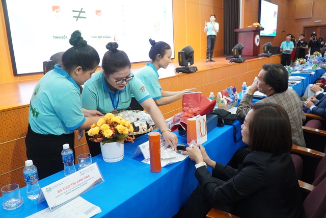 Dự án Bánh gạo giàu tinh bột kháng của nhóm sinh viên nhận Dự án Bánh gạo giàu tinh bột kháng của nhóm sinh viên nhận