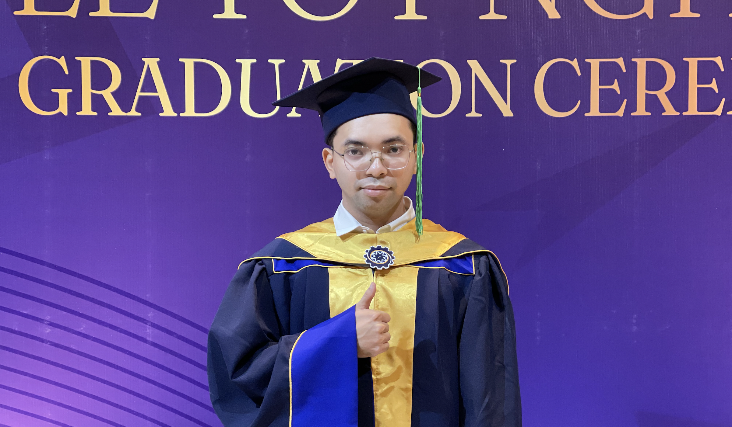 Dừng học ĐH sau 3 năm, trở thành thủ khoa tốt nghiệp CĐ với điểm tuyệt đối- Ảnh 1. Dừng học ĐH sau 3 năm, trở thành thủ khoa tốt nghiệp CĐ với điểm tuyệt đối- Ảnh 1.