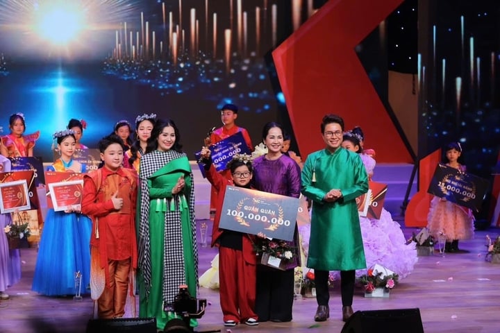 Quán quân Chung kết MC nhí toàn quốc 2024 Đỗ Thế Anh.