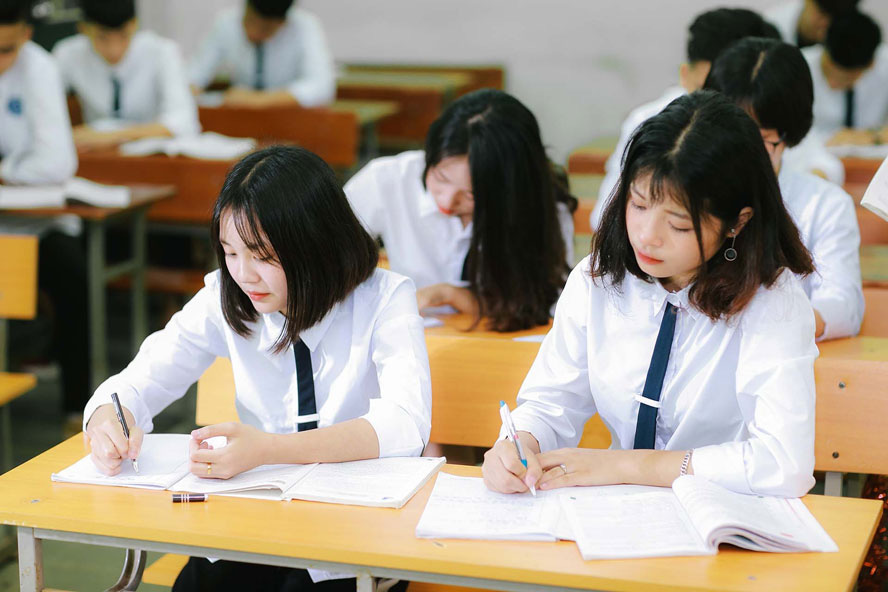 Gần 6.500 thí sinh dự thi Kỳ thi chọn học sinh giỏi quốc gia THPT năm học 2024-2025 - Ảnh 1. Gần 6.500 thí sinh dự thi Kỳ thi chọn học sinh giỏi quốc gia THPT năm học 2024-2025 - Ảnh 1.