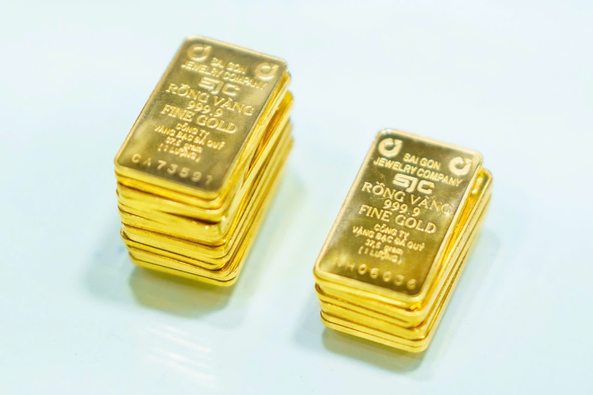 Giá vàng miếng SJC, vàng nhẫn bất ngờ giảm mạnh- Ảnh 1. Giá vàng miếng SJC, vàng nhẫn bất ngờ giảm mạnh- Ảnh 1.