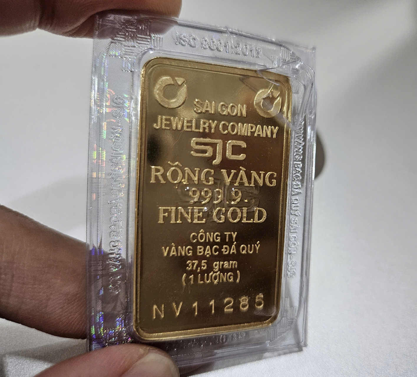 Giá vàng nhẫn 99,99 giảm tiếp, bất ngờ ngược dòng thế giới- Ảnh 1. Giá vàng nhẫn 99,99 giảm tiếp, bất ngờ ngược dòng thế giới- Ảnh 1.