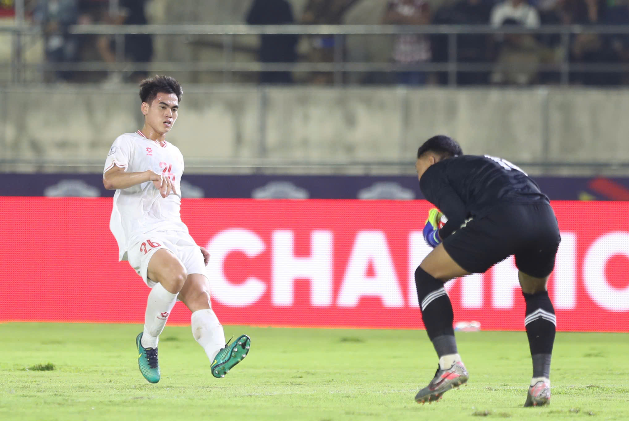 AFF Cup: Giải pháp hậu vệ trái dự phòng cho đội tuyển Việt Nam- Ảnh 1. AFF Cup: Giải pháp hậu vệ trái dự phòng cho đội tuyển Việt Nam- Ảnh 1.